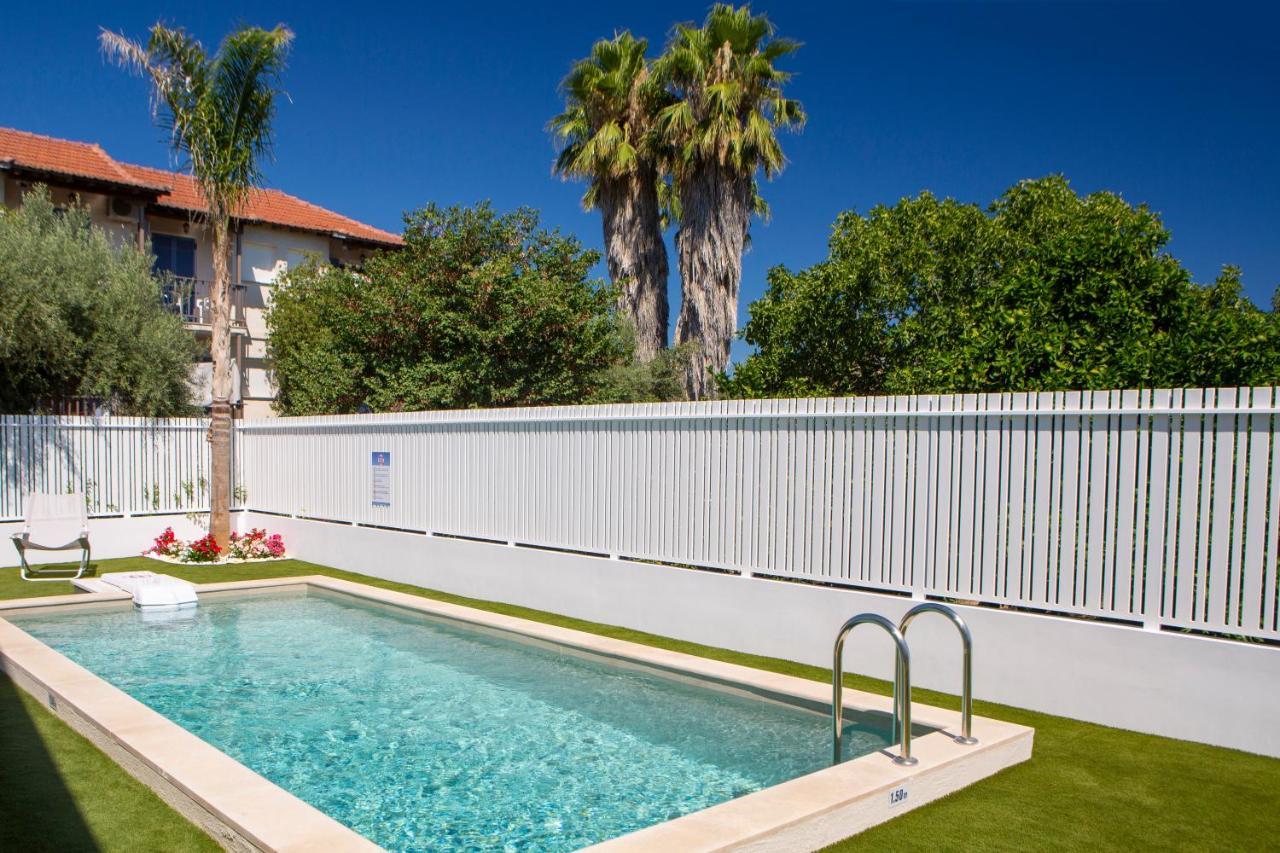 The Quad Luxury Villas Lygia  Extérieur photo